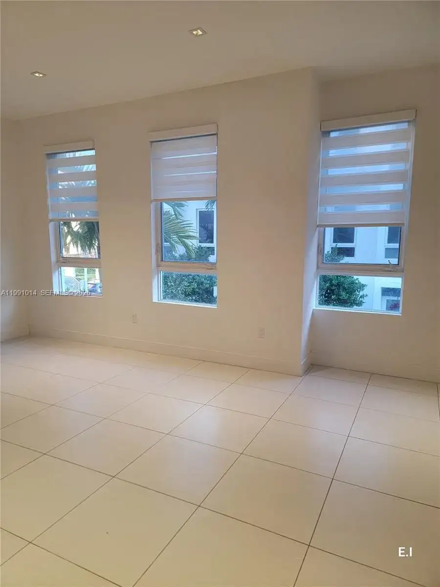 9133 NW 33rd St, Doral FL 33172 photo 3