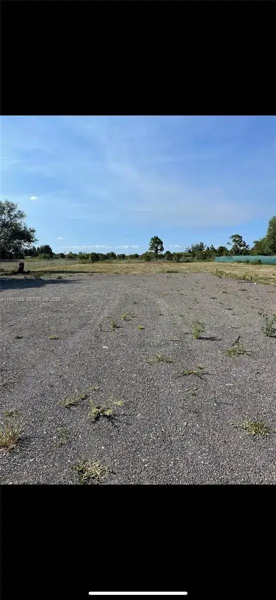 281 AVENIDA DEL CENTRO MONTURA, Clewiston FL 33440 photo 4