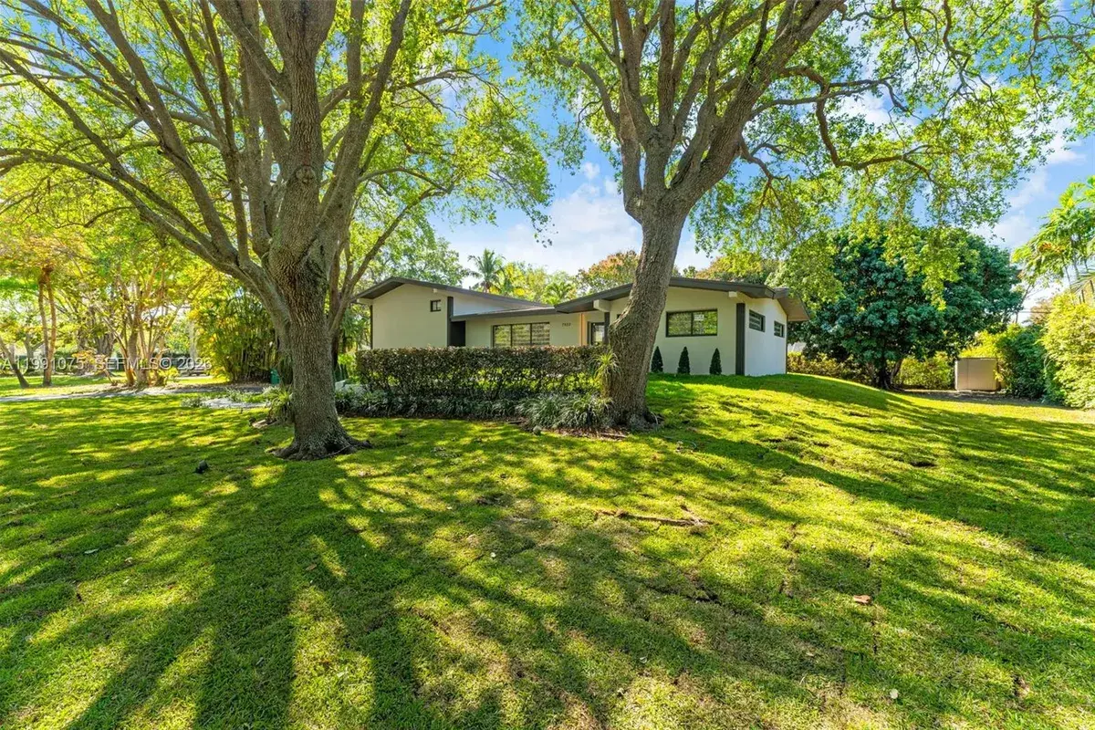 7920 SW 132nd St, Pinecrest FL 33156
