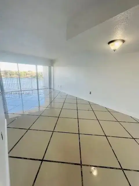 9351 Fontainebleau Blvd # B409, Miami FL 33172 photo 3