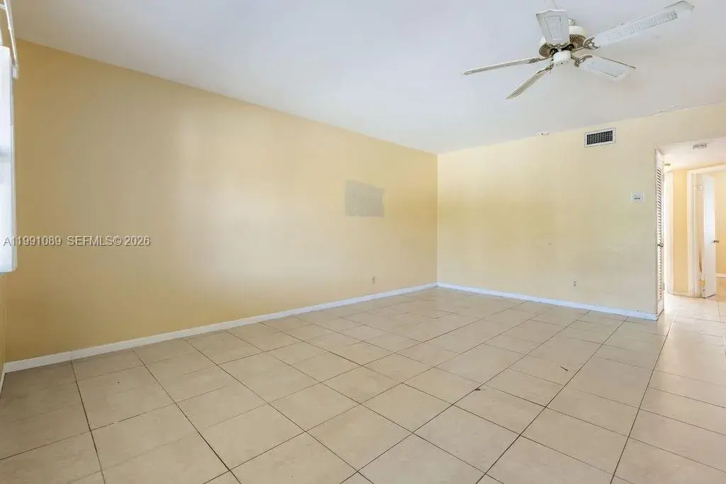 270 Layne Blvd # 207, Hallandale Beach FL 33009