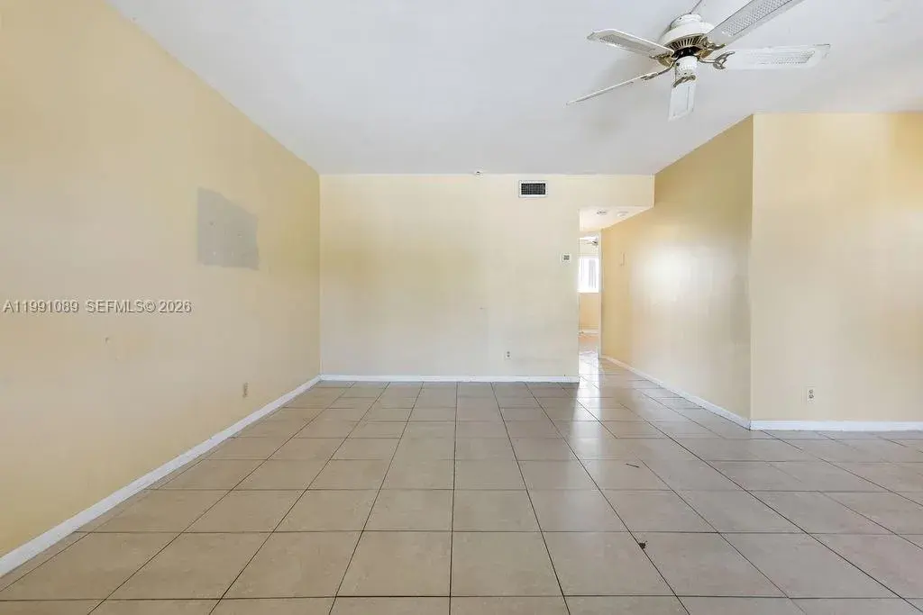 270 Layne Blvd # 207, Hallandale Beach FL 33009