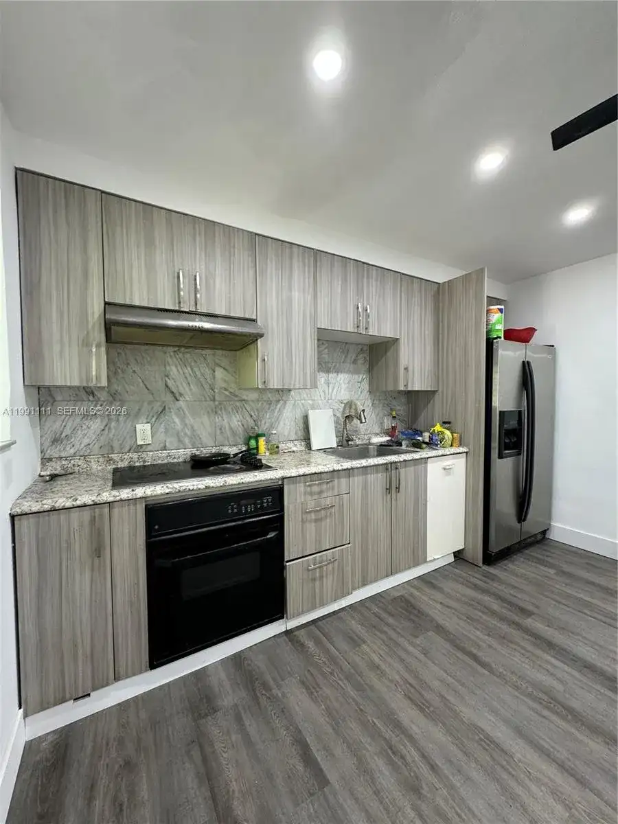 1086 NW 110th St # 1, Miami FL 33168 photo 4