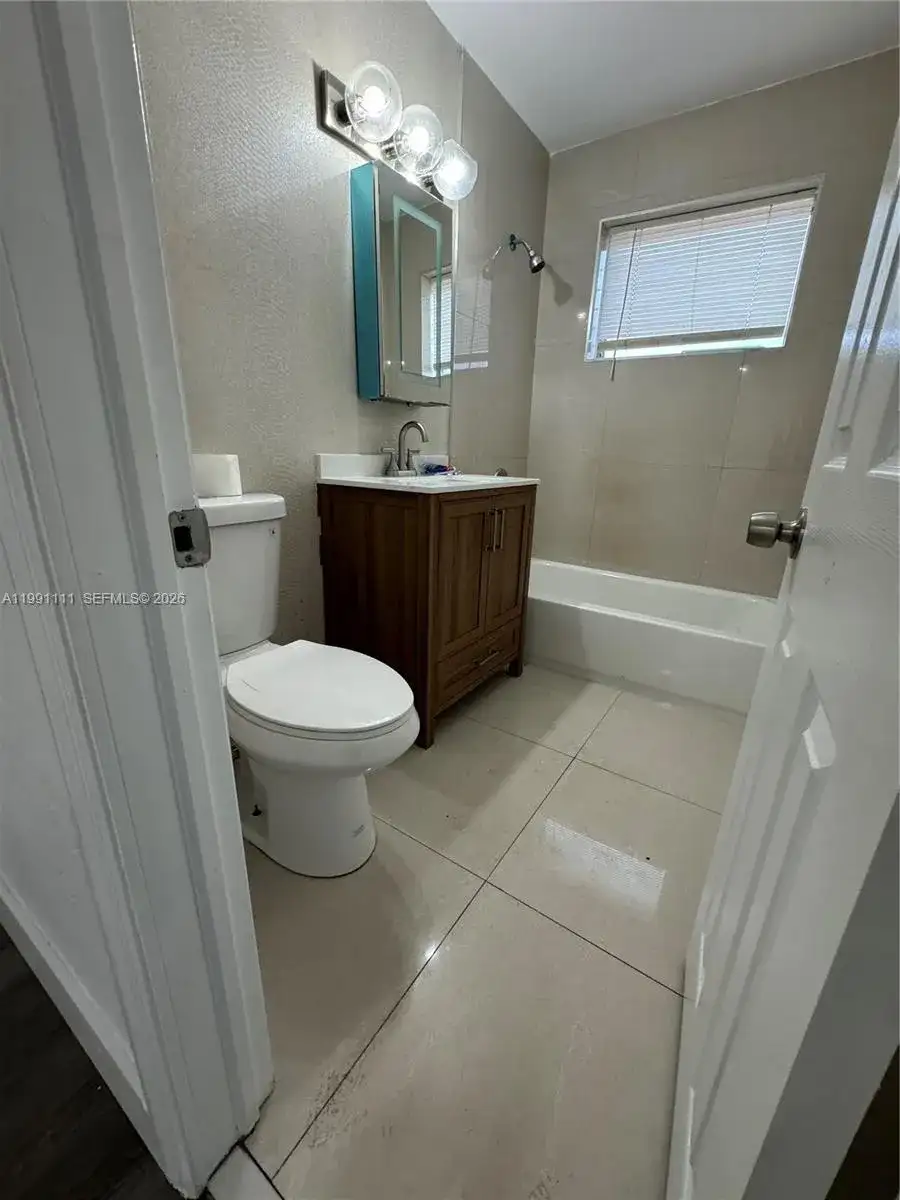 1086 NW 110th St # 1, Miami FL 33168 photo 5