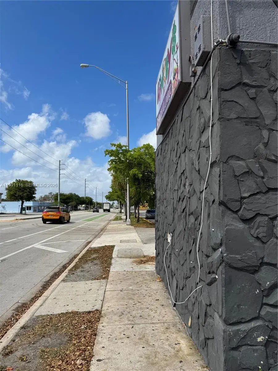 13785 NW 7th Ave, North Miami FL 33168