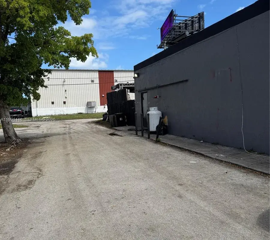 13785 NW 7th Ave, North Miami FL 33168