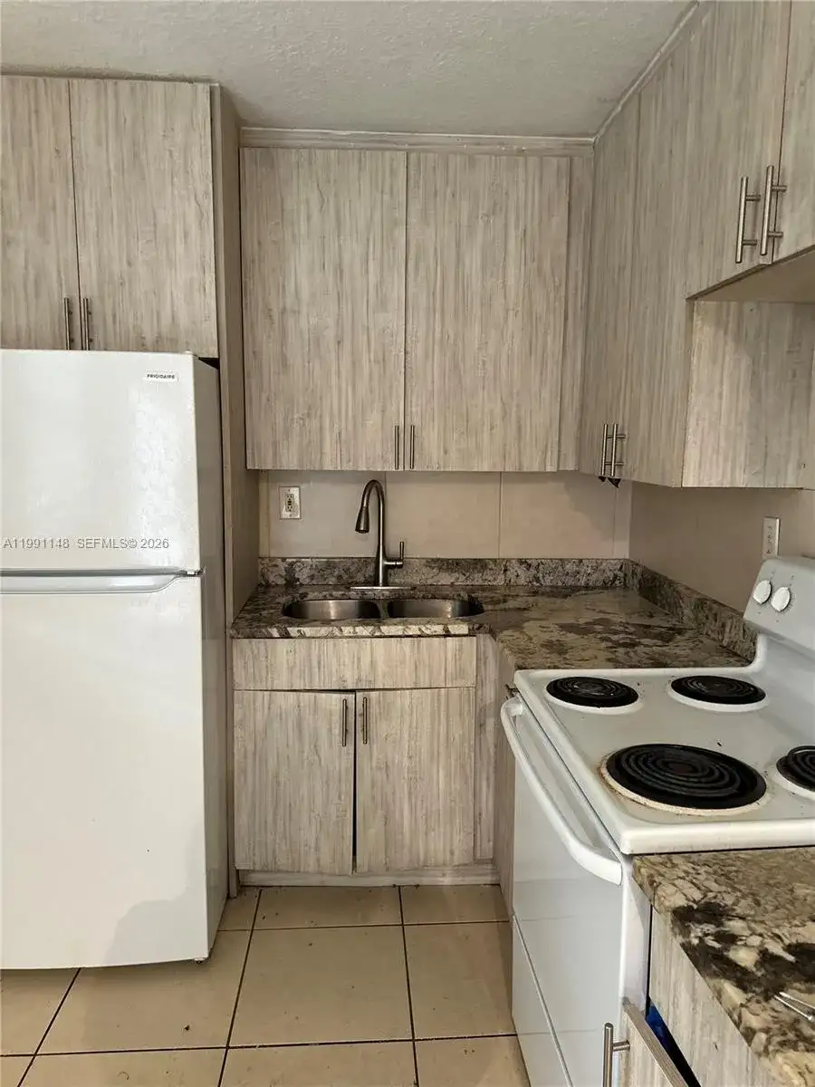 12890 NE 8th Ave # 107, North Miami FL 33161 photo 3