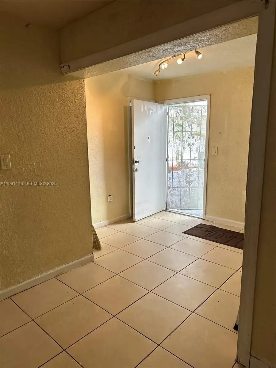 12890 NE 8th Ave # 107, North Miami FL 33161 photo 5