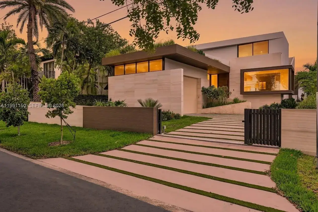 535 N Shore Dr, Miami Beach FL 33141 photo 4