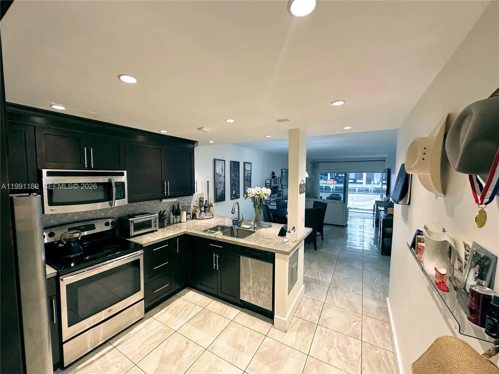 450 Paradise Isle Blvd # 102, Hallandale Beach FL 33009
