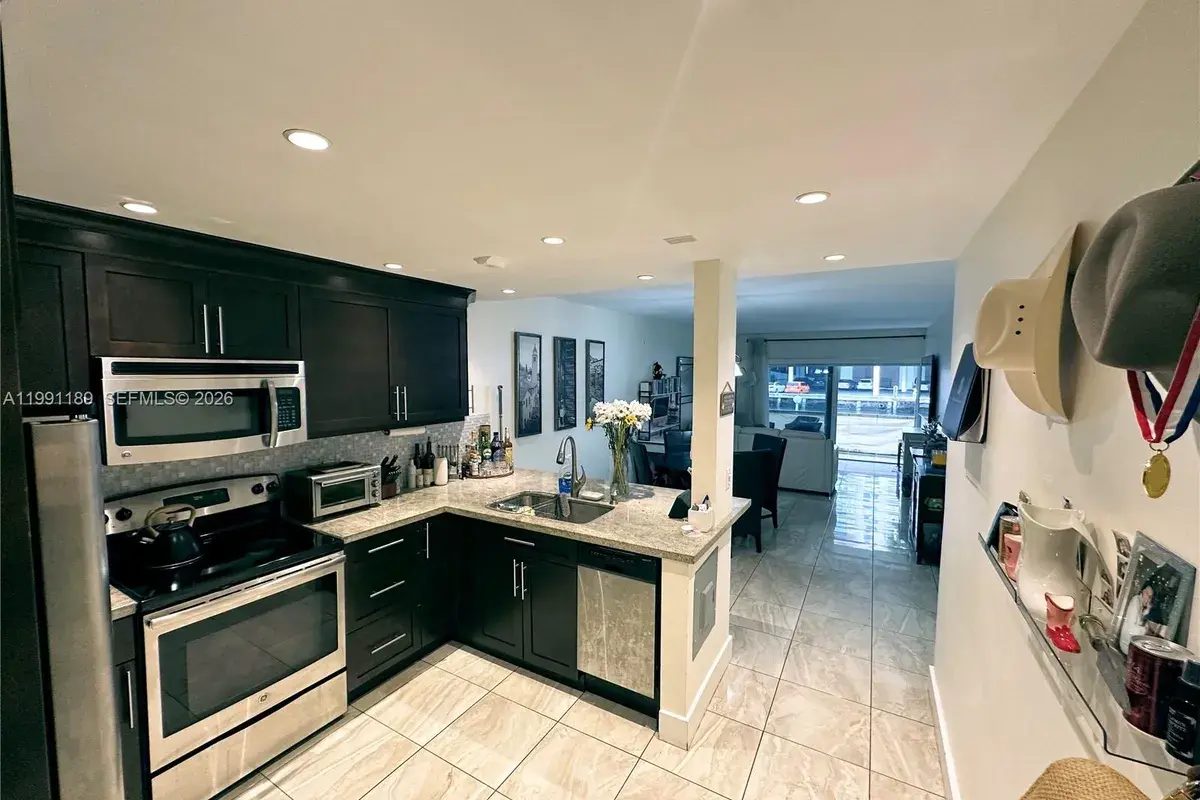 450 Paradise Isle Blvd # 102, Hallandale Beach FL 33009