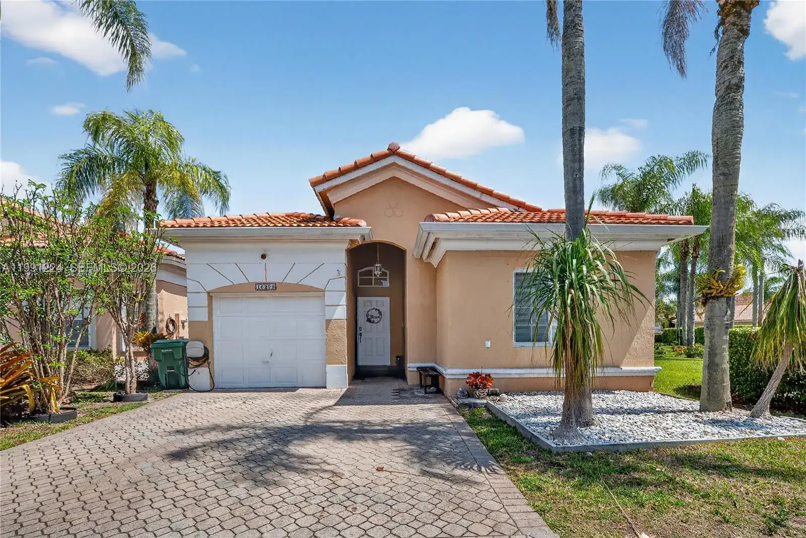 16299 SW 103rd St, Miami FL 33196 photo 2