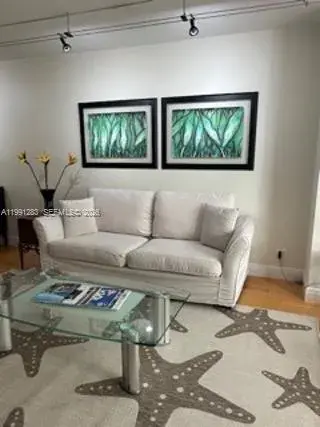 5005 Collins Ave # 423, Miami Beach FL 33140