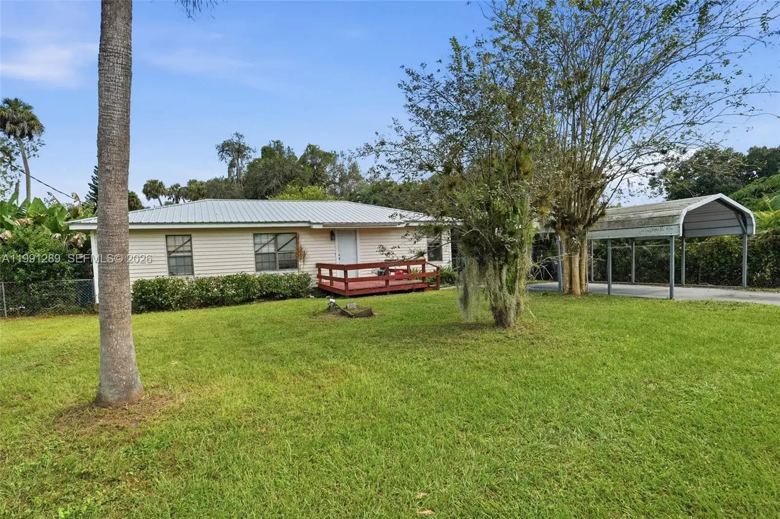 868 avalon ave, La Belle FL 33935 photo 2