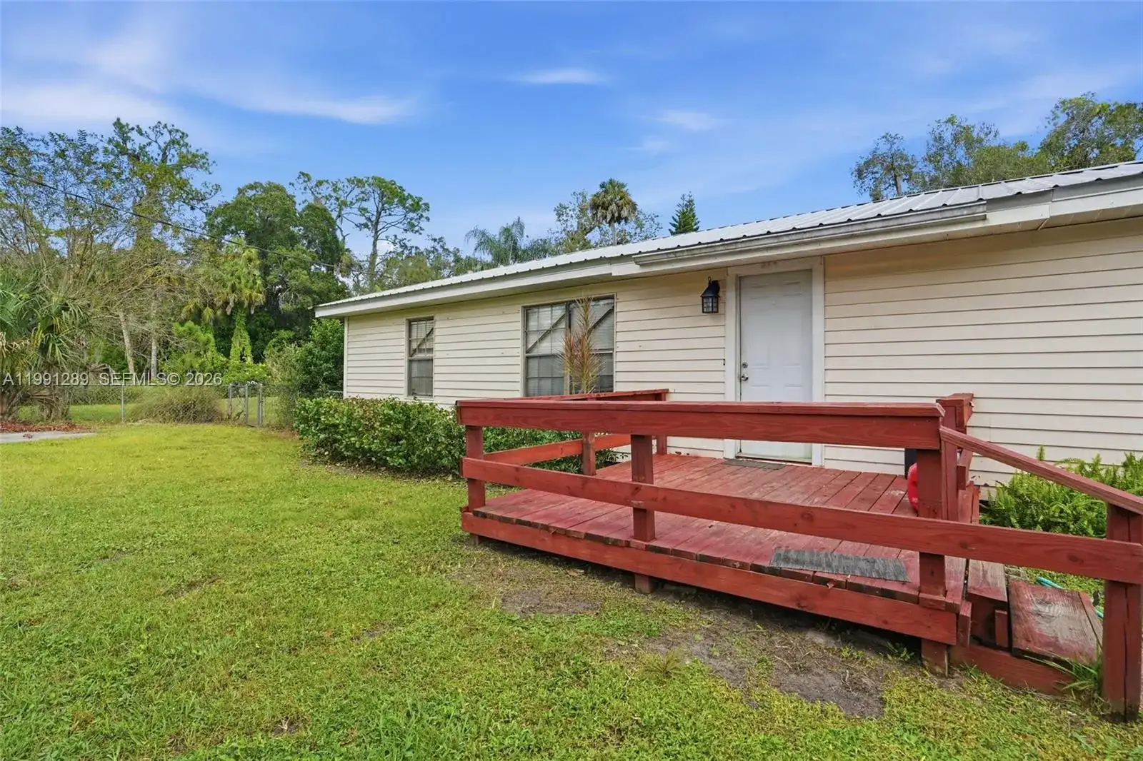 868 avalon ave, La Belle FL 33935 photo 3