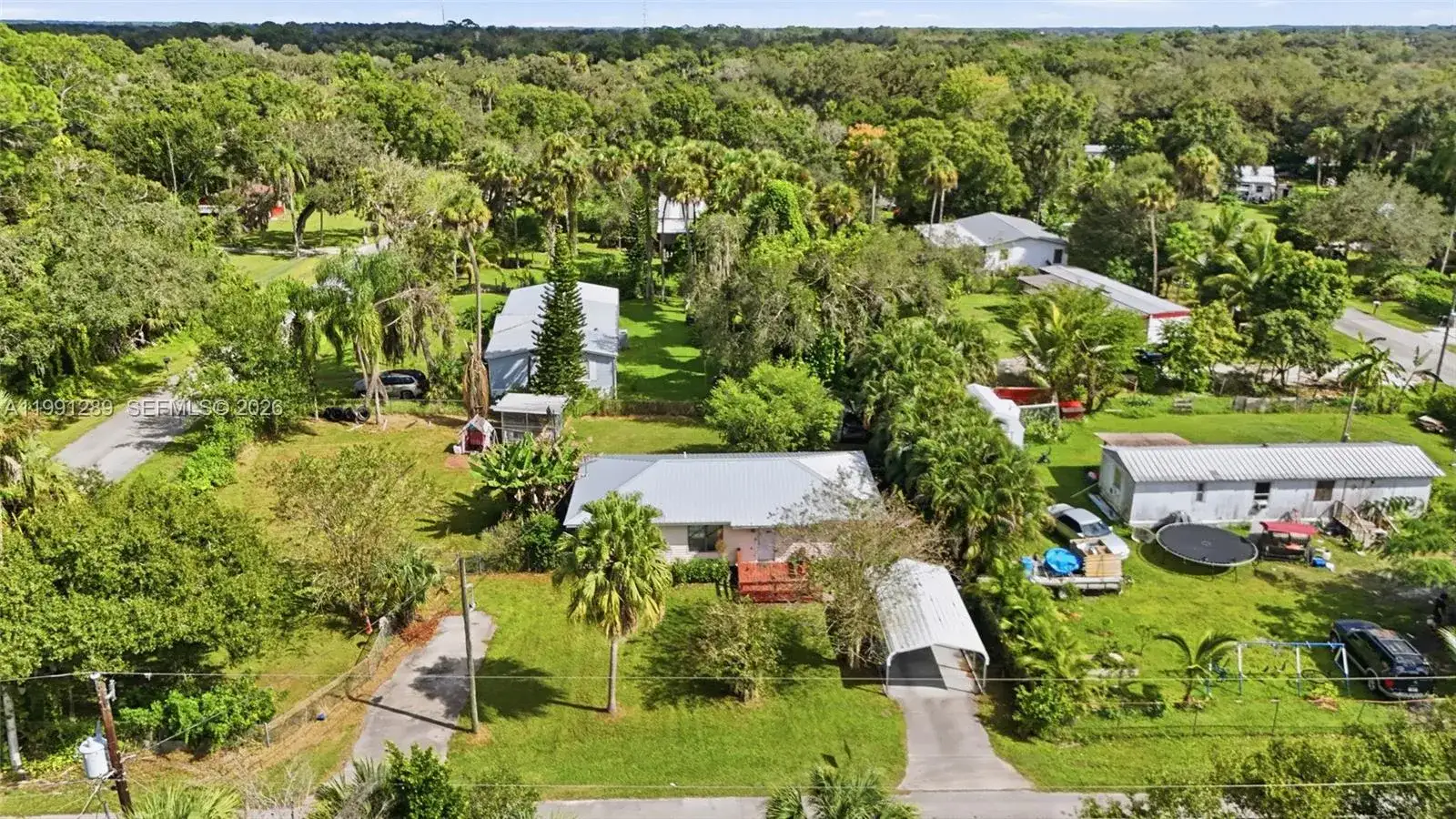 868 avalon ave, La Belle FL 33935 photo 4