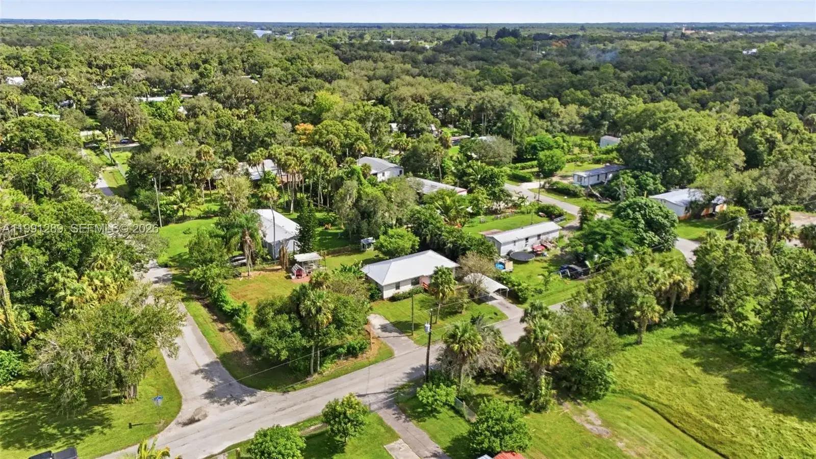 868 avalon ave, La Belle FL 33935 photo 5