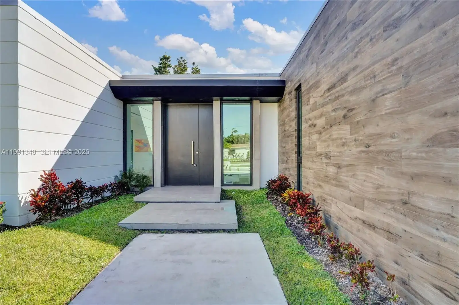 2120 NE 197th Ter, Miami FL 33179 photo 4