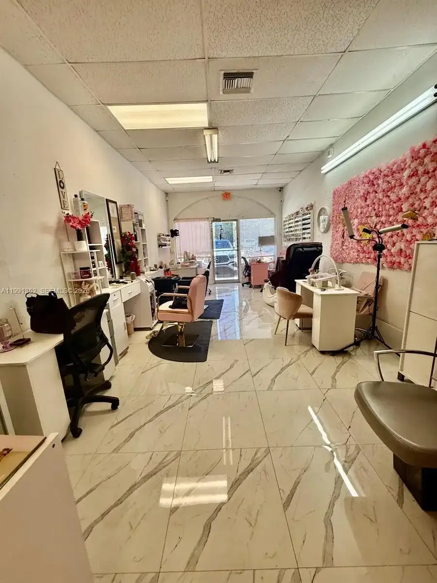 1569 W OKEECHOBEE RD HIALEAH, Hialeah FL 33010