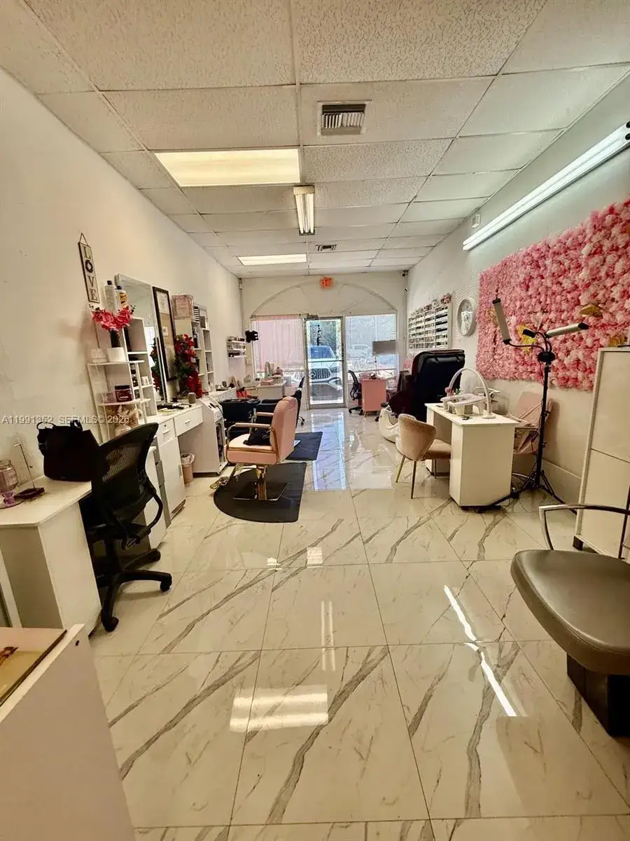 1569 W OKEECHOBEE RD HIALEAH, Hialeah FL 33010