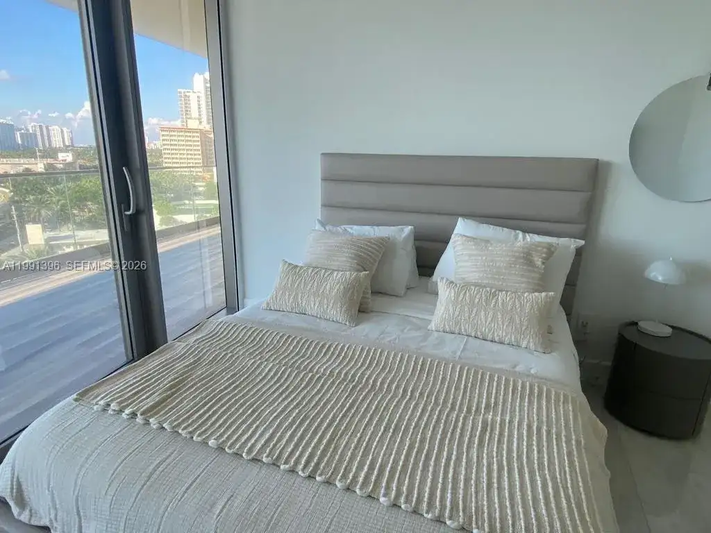 18975 Collins Ave # 605, Sunny Isles Beach FL 33160 photo 3