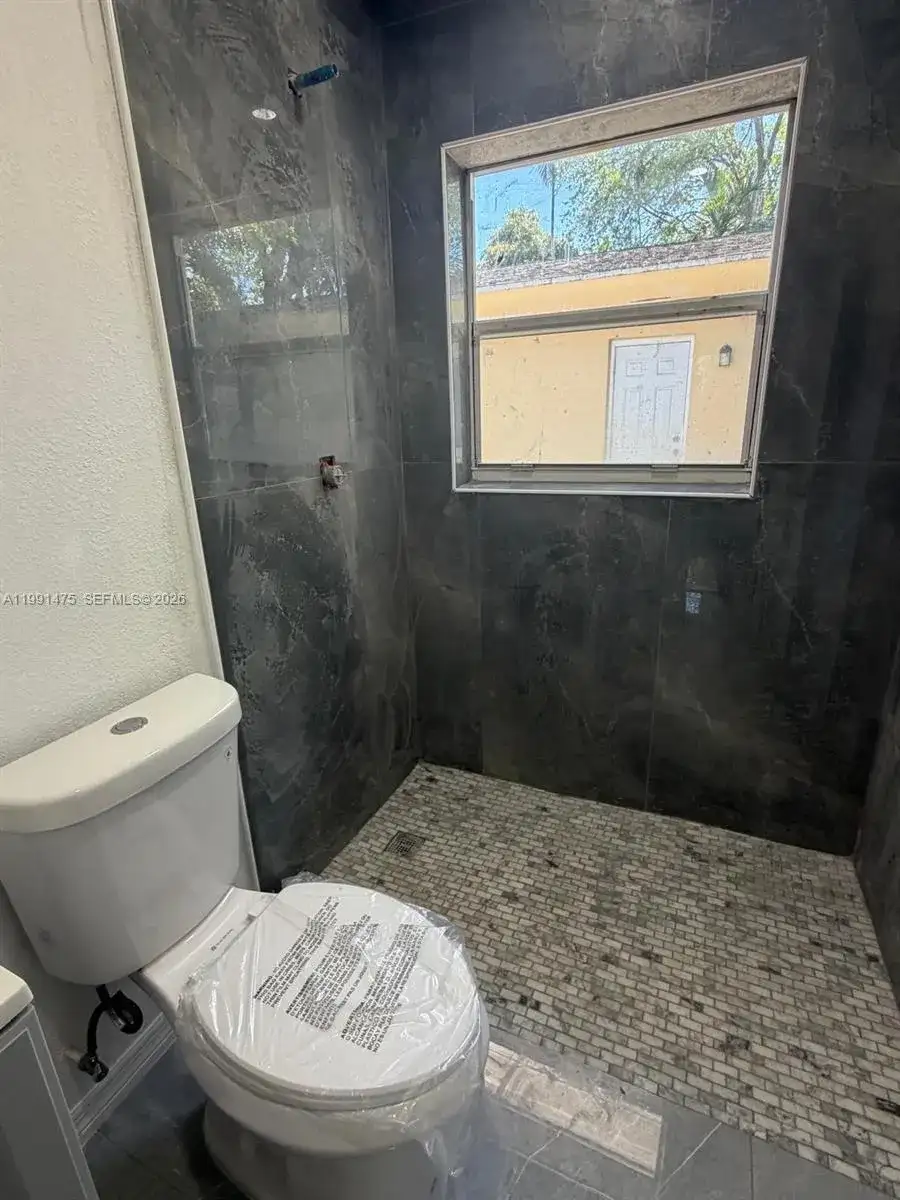 1946 NE 167th St # 3A, North Miami Beach FL 33162 photo 5
