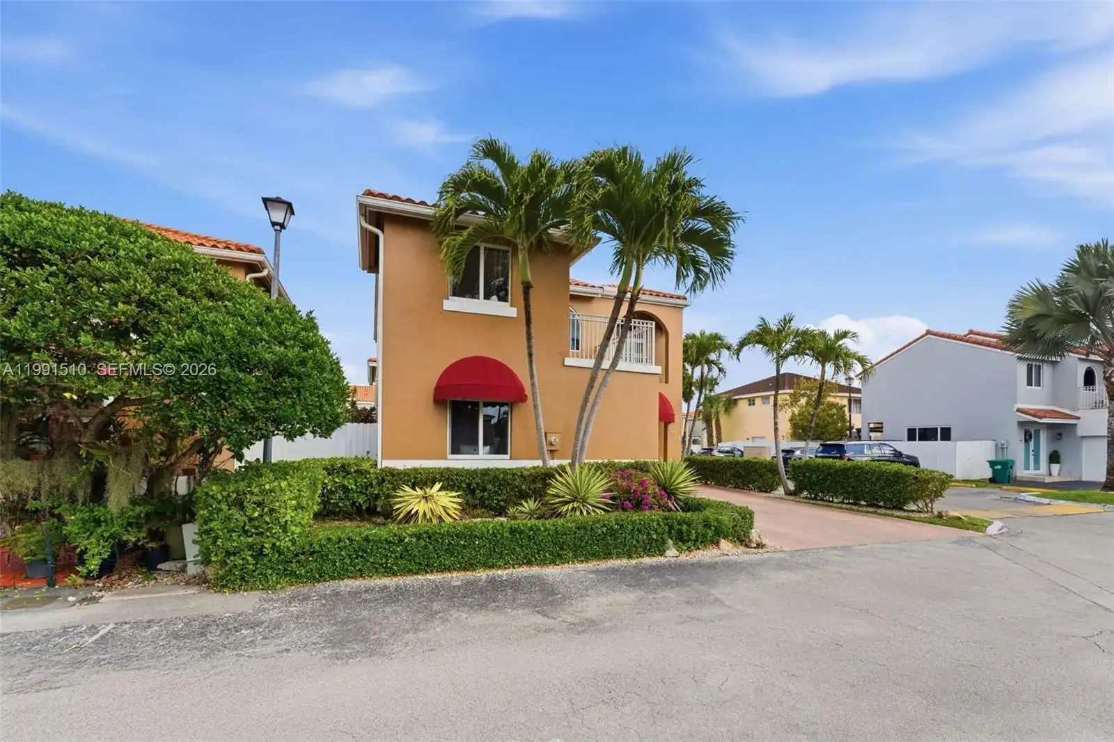 8657 NW 2nd St, Miami FL 33126 photo 3