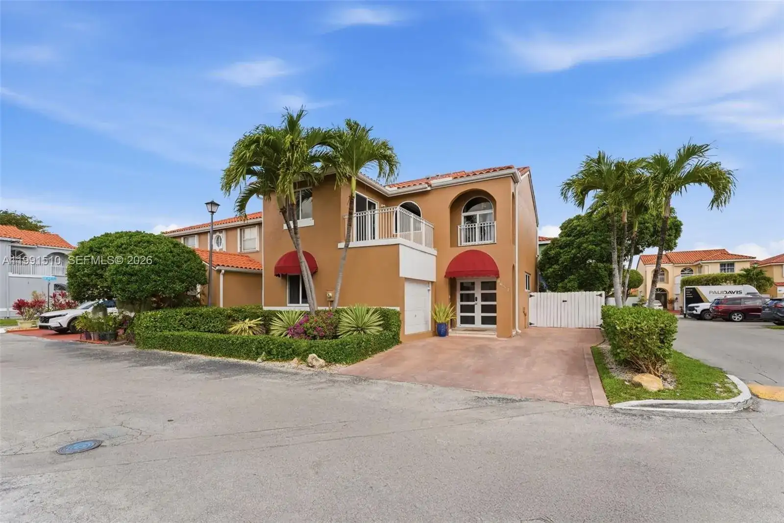 8657 NW 2nd St, Miami FL 33126 photo 4