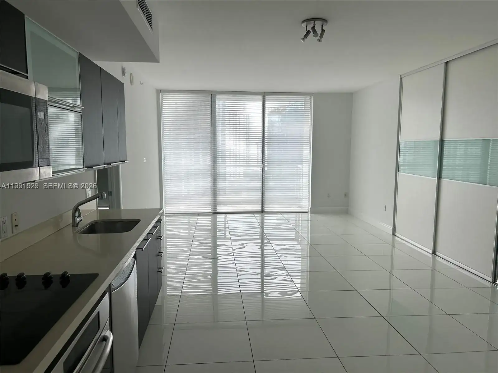 90 SW 3rd St # 3610, Miami FL 33130 photo 4