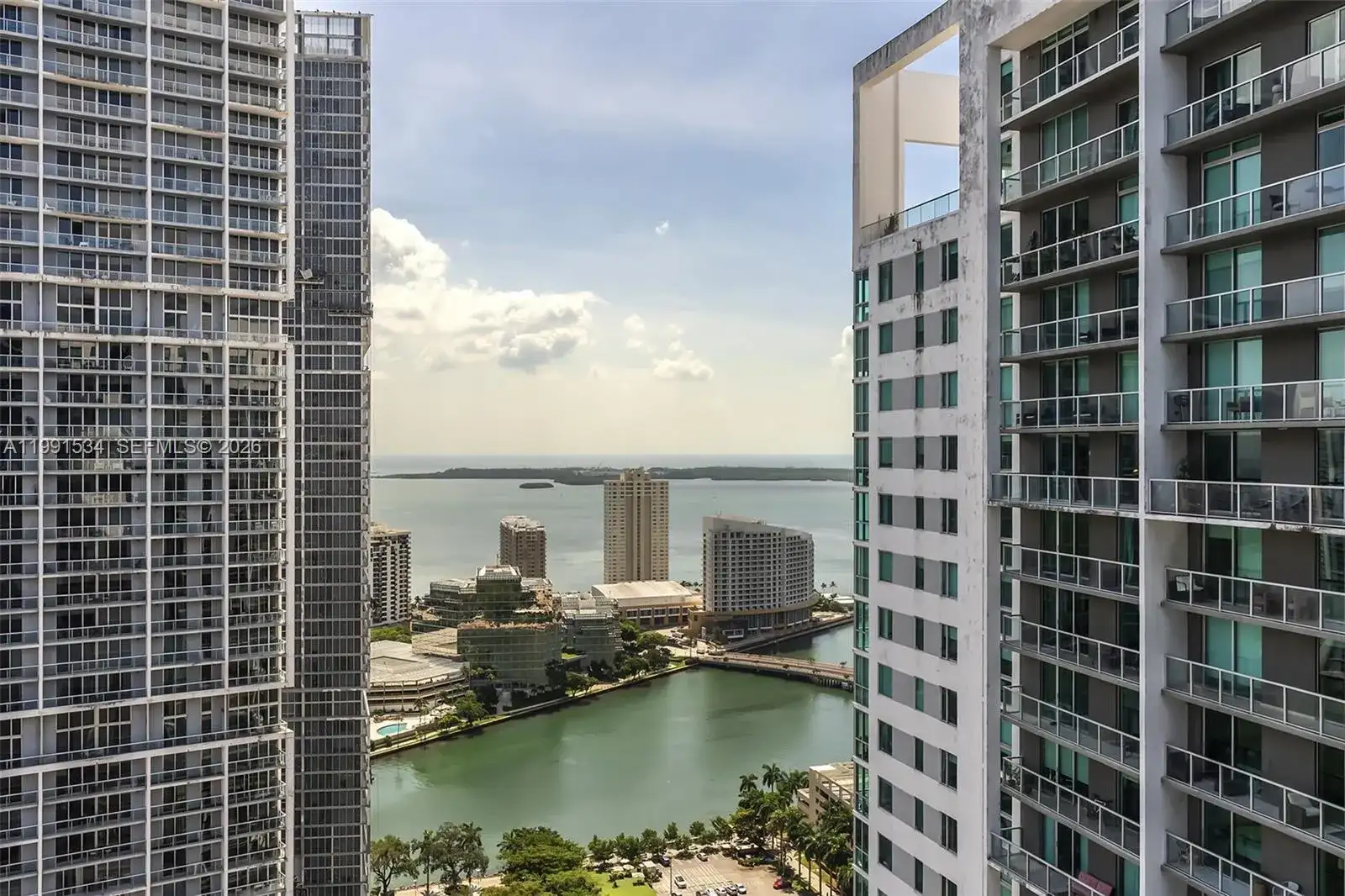 77 SE 5th Street # 2403, Miami FL 33131 photo 2