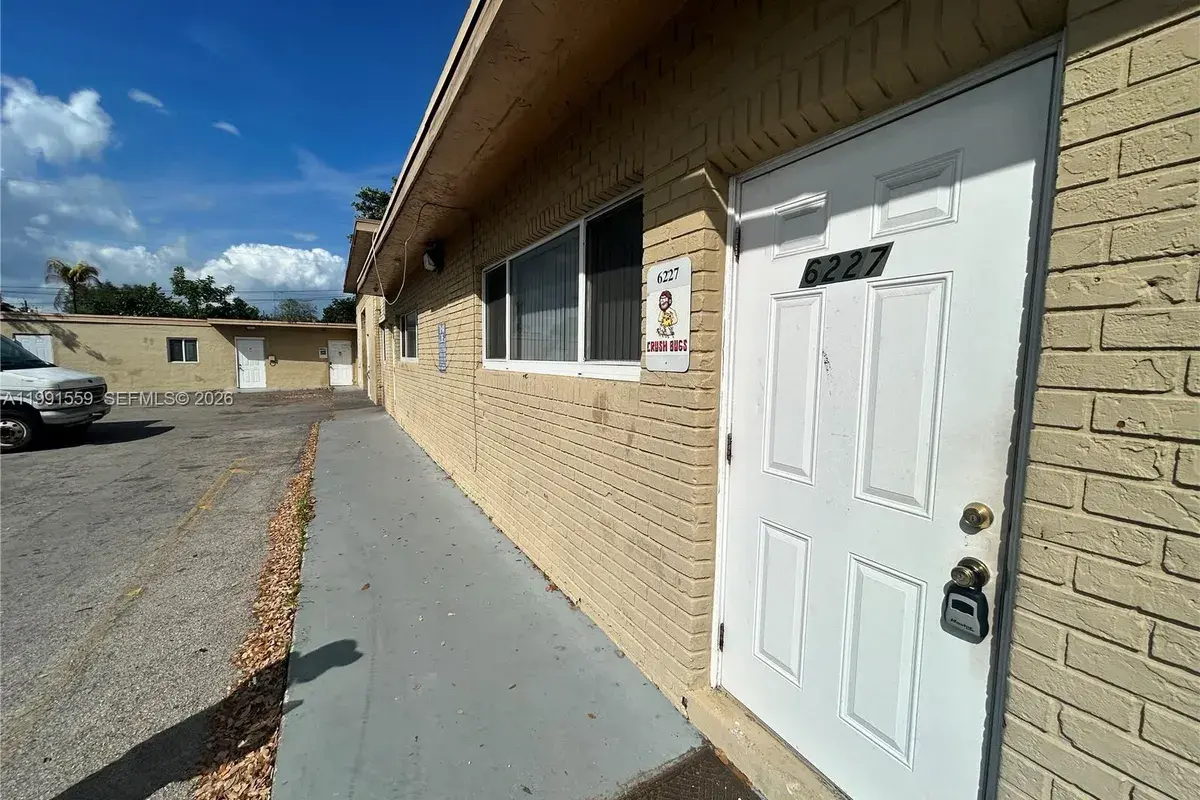 6225 Johnson St, Hollywood FL 33024