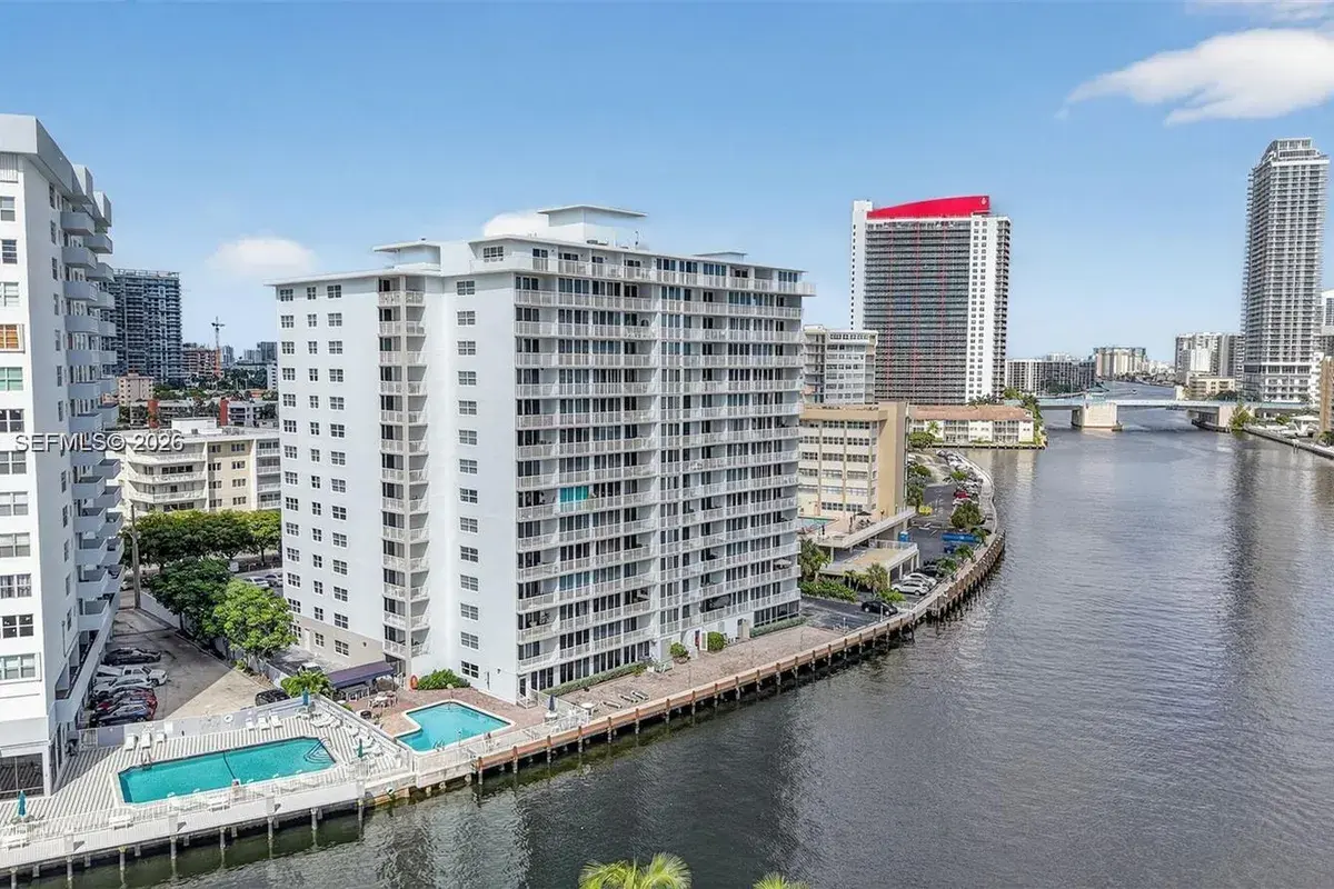 121 Golden Isles Dr # 104, Hallandale Beach FL 33009