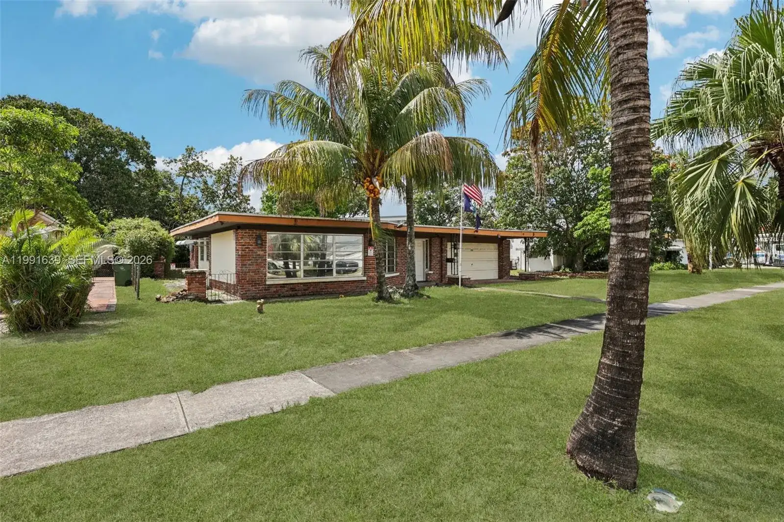 272 W 46th St, Hialeah FL 33012 photo 3