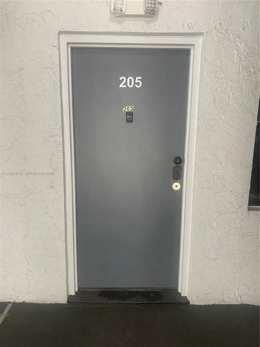 13500 NE 3rd Ct # 205, North Miami FL 33161 photo 2