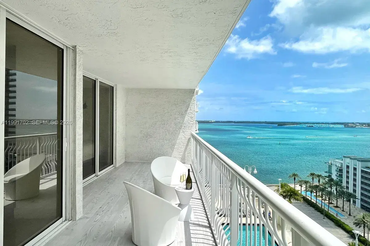 1200 SE Brickell Bay Dr # 1707, Miami FL 33131