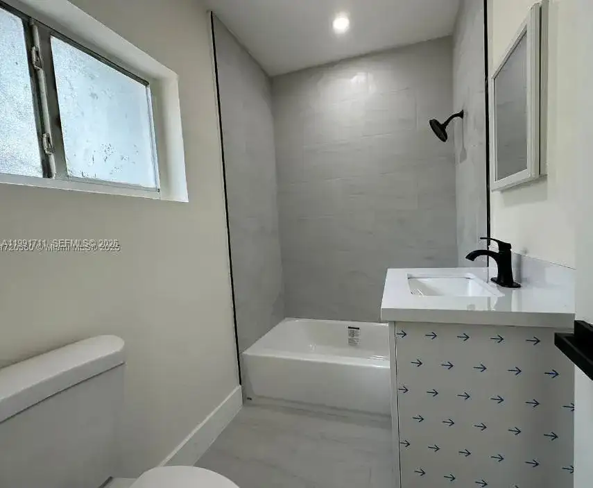 1514 SW 6th St # 4, Miami FL 33135 photo 3