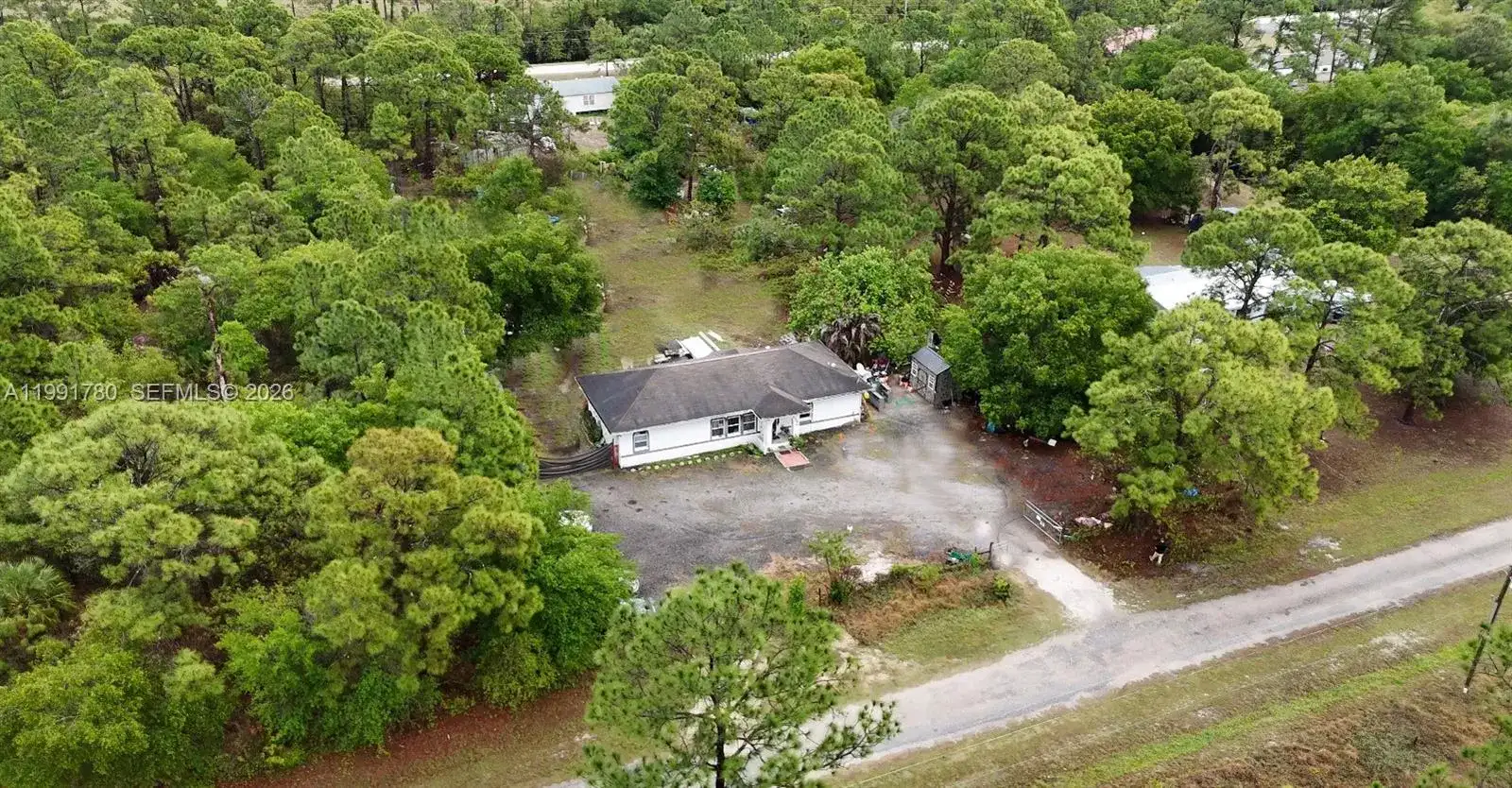 825 N Willow ST, Clewiston FL 33440 photo 3