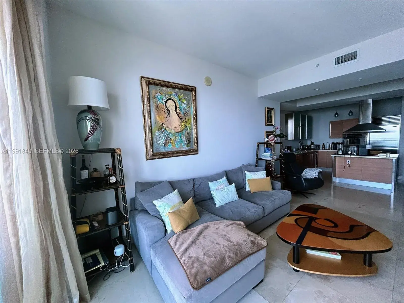 218 SE 14th St, Miami FL 33131 photo 2
