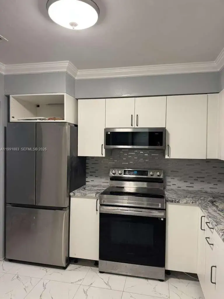 6610 Johnson St, Hollywood FL 33024