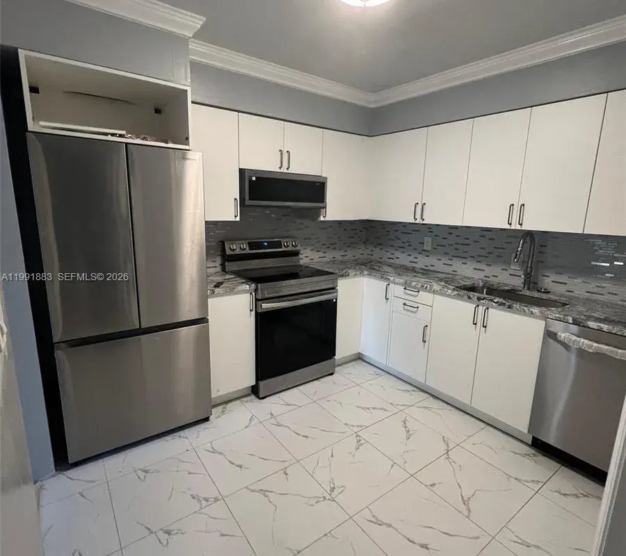6610 Johnson St, Hollywood FL 33024