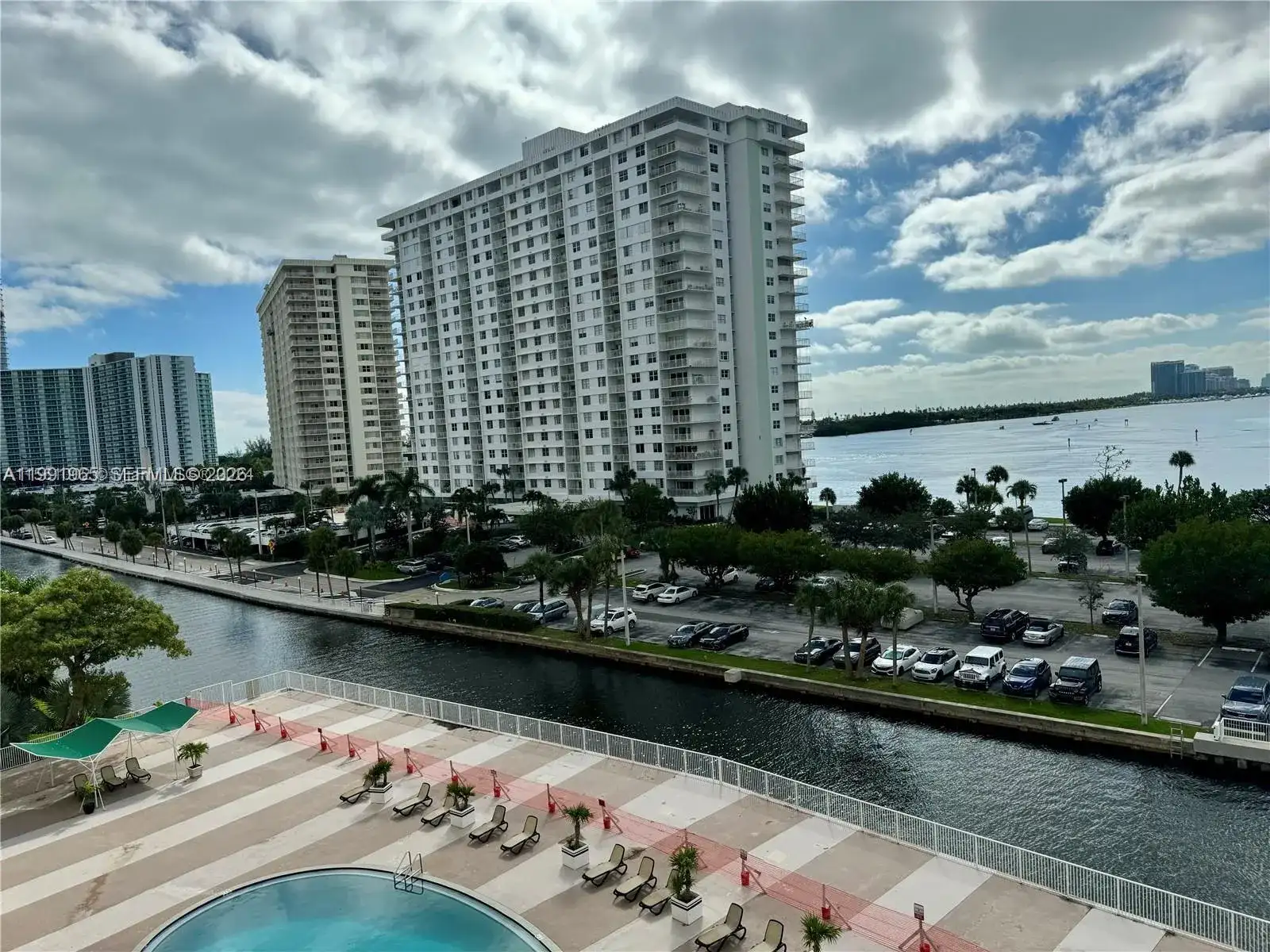 400 Kings Point Dr # 609, Sunny Isles Beach FL 33160 photo 3