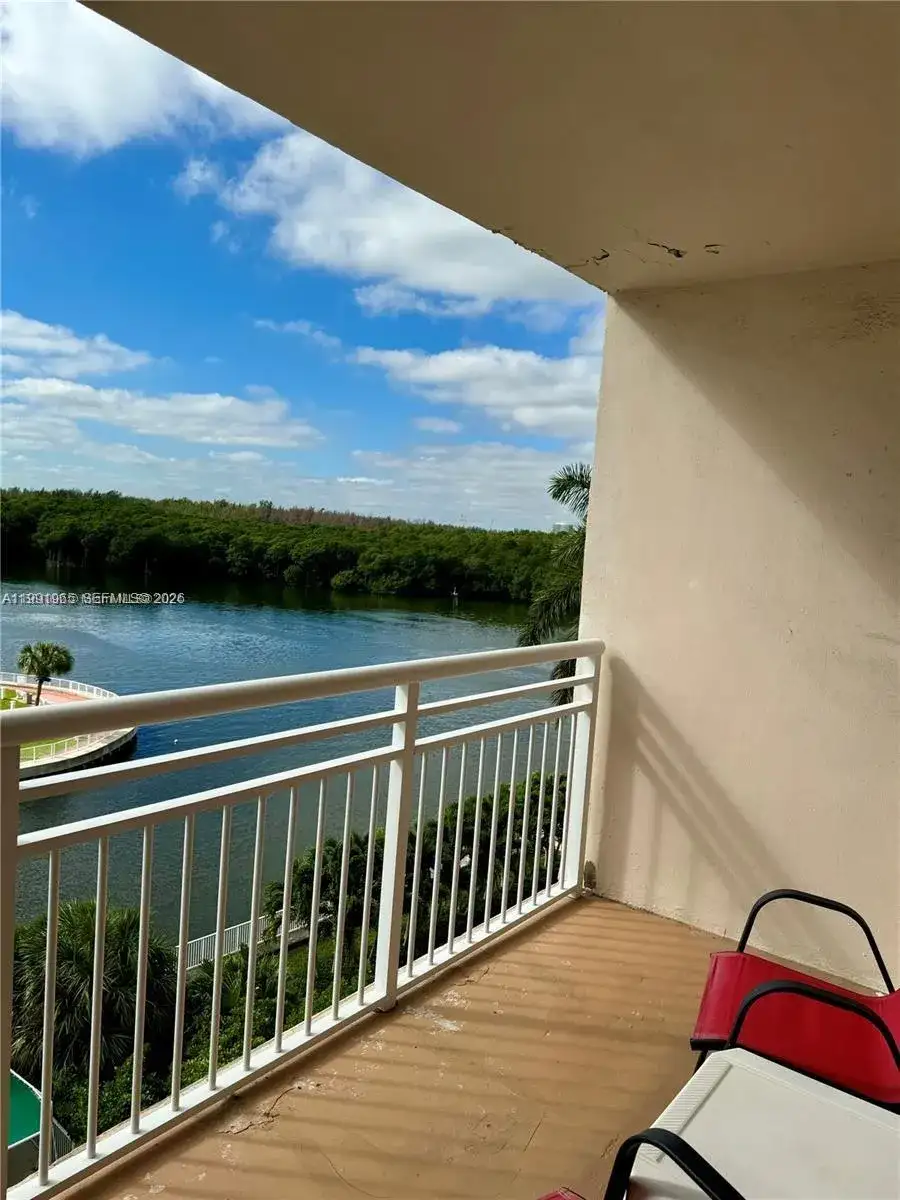 400 Kings Point Dr # 609, Sunny Isles Beach FL 33160 photo 4