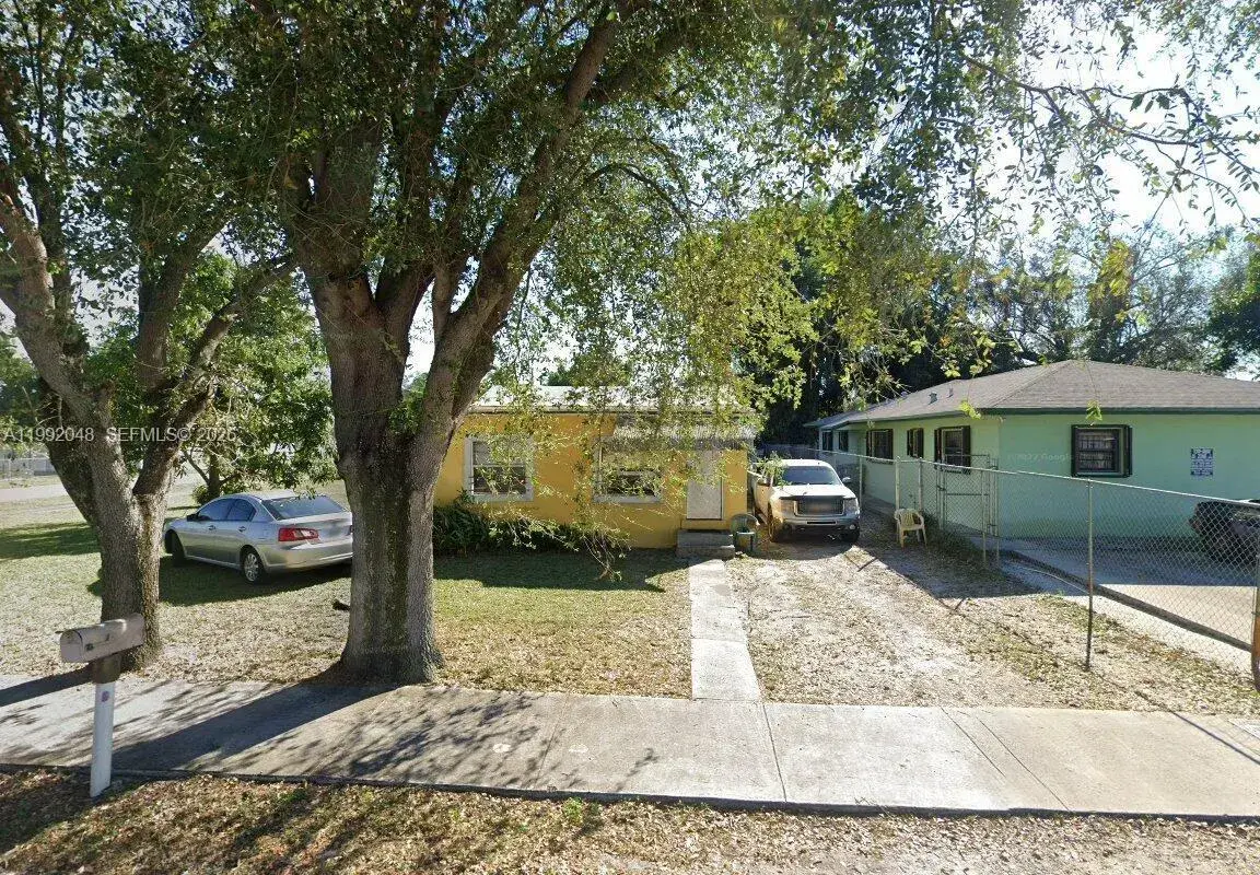 2304 NW 99th Ter, Miami FL 33147
