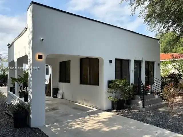 111 NW 46th St, Miami FL 33127