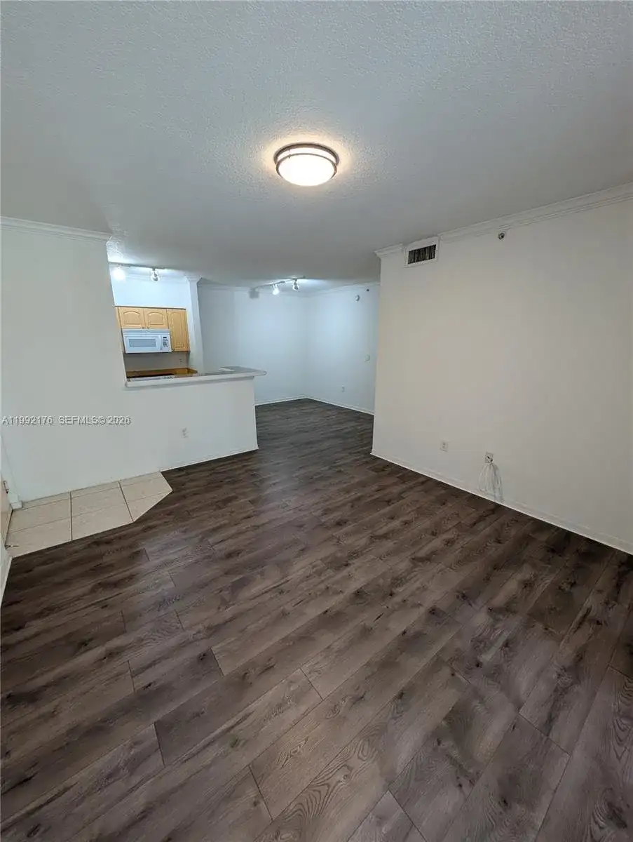 6831 SW 44th St # 203, Miami FL 33155 photo 2