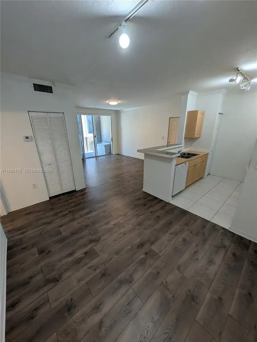 6831 SW 44th St # 203, Miami FL 33155 photo 4