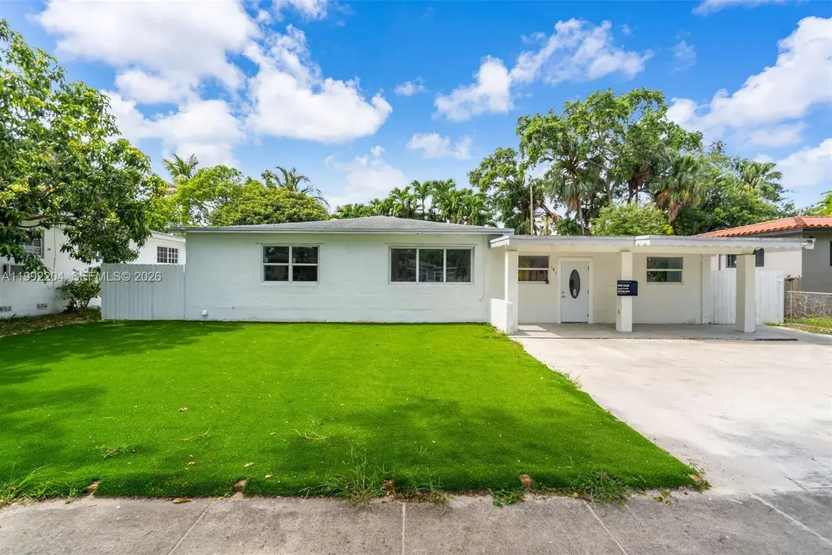 181 NE 121st St, North Miami FL 33161