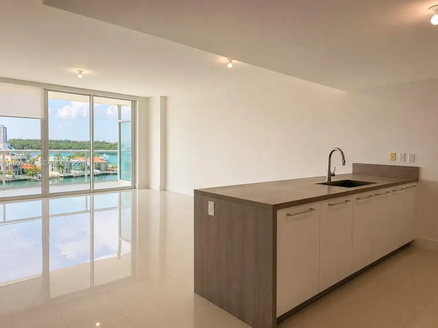 400 Sunny Isles Blvd # 819, Sunny Isles Beach FL 33160 photo 3