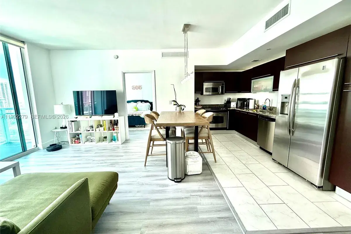 950 Brickell Bay Dr # 2706, Miami FL 33131