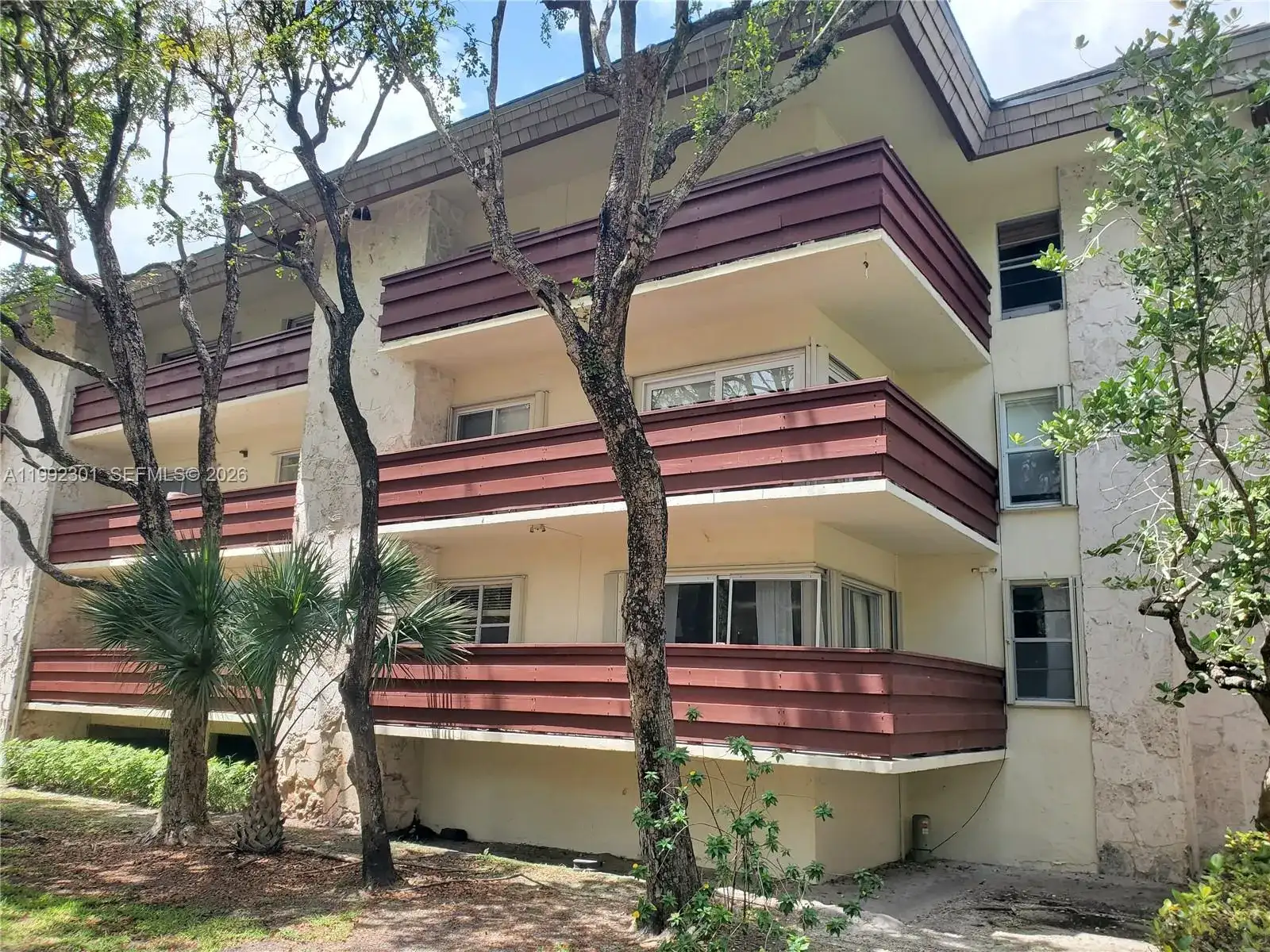 1205 Mariposa Ave # 206, Coral Gables FL 33146 photo 2